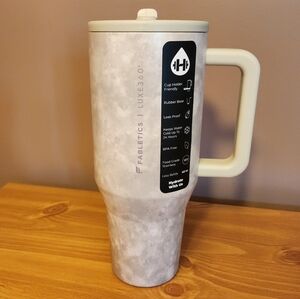 HydroJug Traveler 40oz Dried Sage Tie Dye Texture Fabletics Limited Edit…